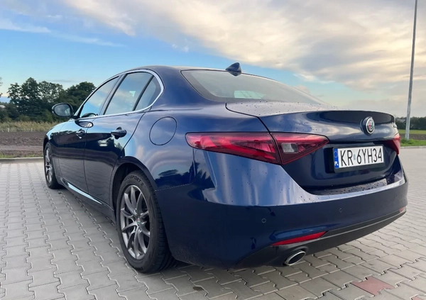 Alfa Romeo Giulia cena 97500 przebieg: 107000, rok produkcji 2019 z Kraków małe 277